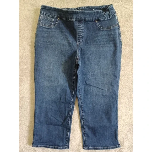 Chicos Pull On Capri Jeans Sz 14 Blue Denim Stretch Cropped Stretch Casual - Picture 1 of 12